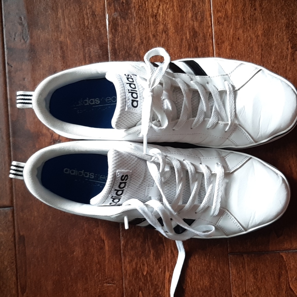 Adidas Lowe top